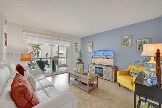 4 of 75 - 5300 Washington St I203, Hollywood, FL