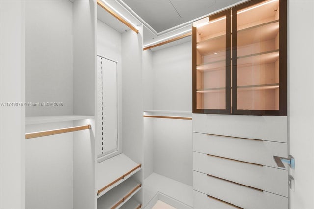 5 of 38 - 300 Biscayne Blvd Way 3905w, Miami, FL