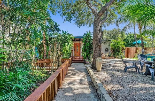 1 of 26 - 110 Sw 5th St, Hallandale Beach, FL