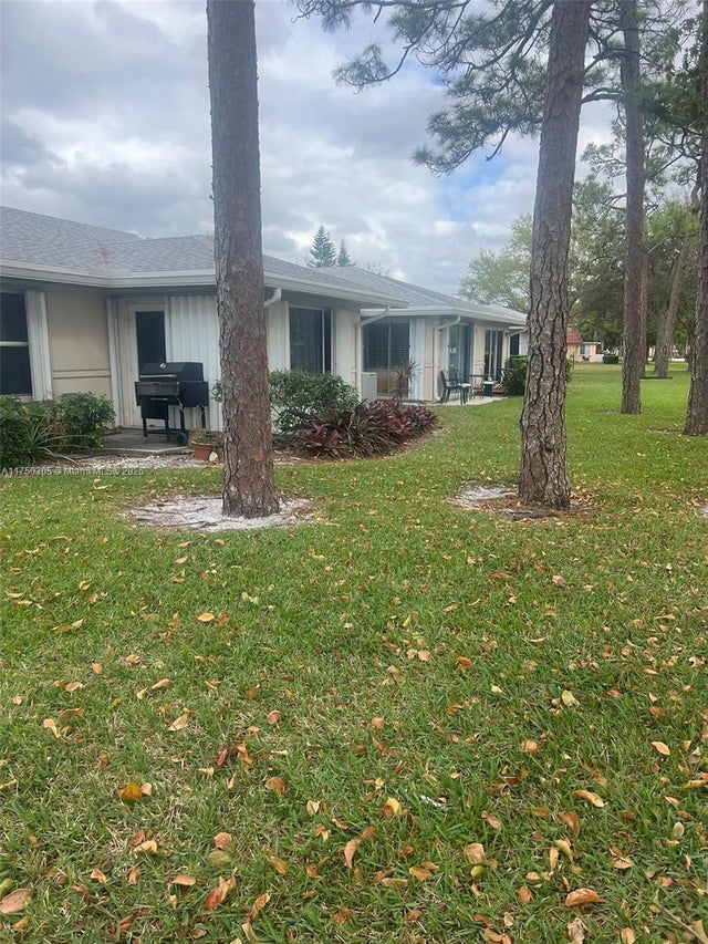 2 of 17 - 176 Cape Cod Circle, Lake Worth, FL