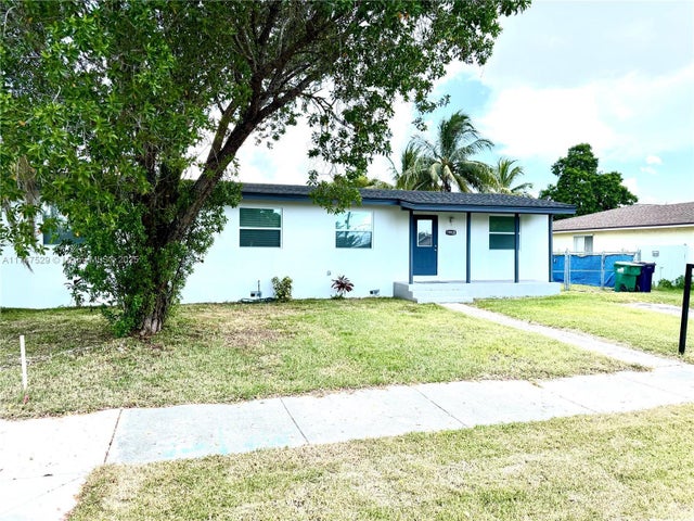 3 of 23 - 19930 Coral Sea Rd, Cutler Bay, FL