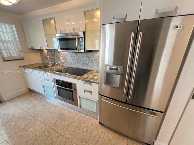 2 of 21 - 1340 Lincoln Rd 705, Miami Beach, FL