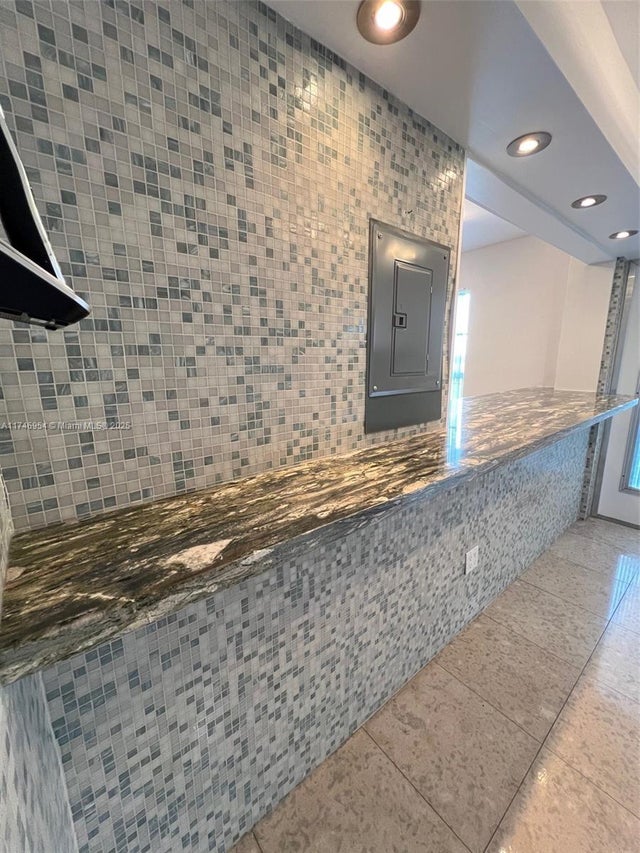 3 of 21 - 1340 Lincoln Rd 705, Miami Beach, FL