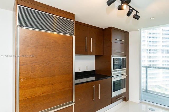 3 of 100 - 495 Brickell Ave 2102, Miami, FL