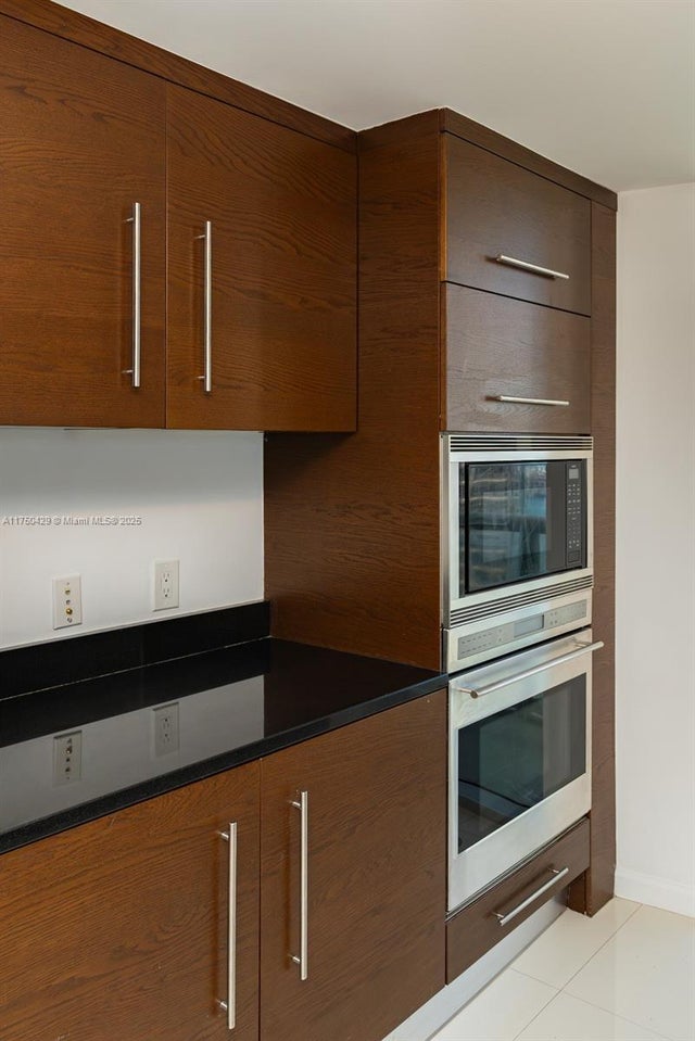4 of 100 - 495 Brickell Ave 2102, Miami, FL