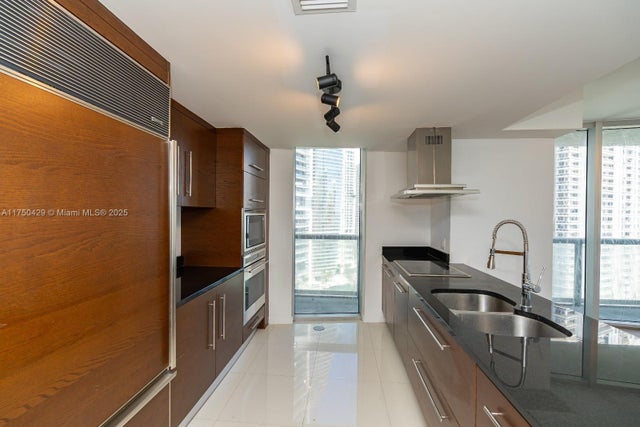 5 of 100 - 495 Brickell Ave 2102, Miami, FL