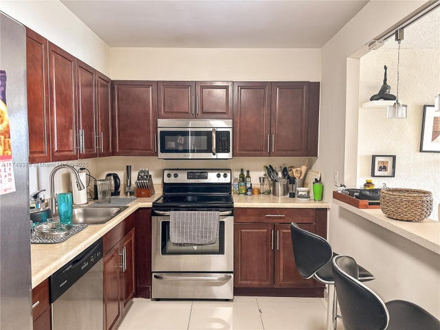 4 of 41 - 19370 Collins Ave 905, Sunny Isles Beach, FL