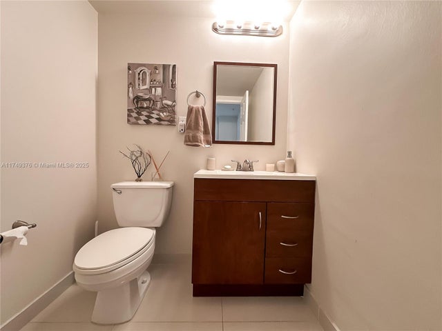 5 of 41 - 19370 Collins Ave 905, Sunny Isles Beach, FL