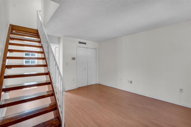 5 of 35 - 29 Santillane Ave 7, Coral Gables, FL