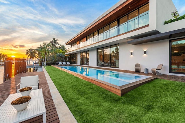 1 of 75 - 2288 Sunset Dr, Miami Beach, FL