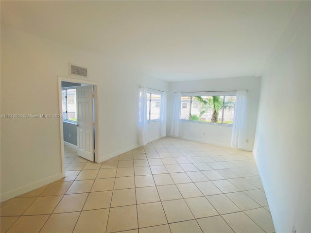 5 of 25 - 1185 Marseille Dr 205, Miami Beach, FL