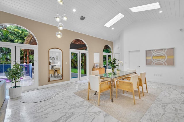 3 of 31 - 530 Sabal Palm Rd, Miami, FL