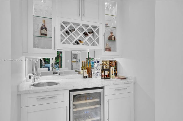 4 of 31 - 530 Sabal Palm Rd, Miami, FL