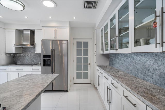 5 of 31 - 530 Sabal Palm Rd, Miami, FL