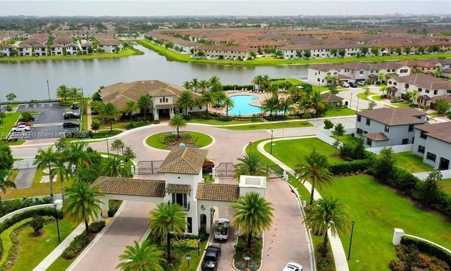 5 of 53 - 9776 W 34th Ave, Hialeah, FL