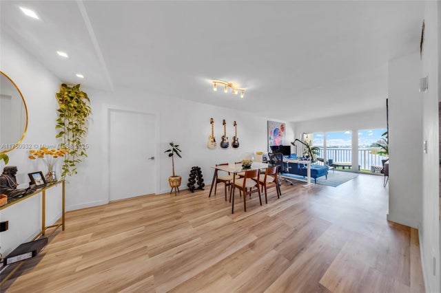 5 of 43 - 300 Bayview Dr 1614, Sunny Isles Beach, FL
