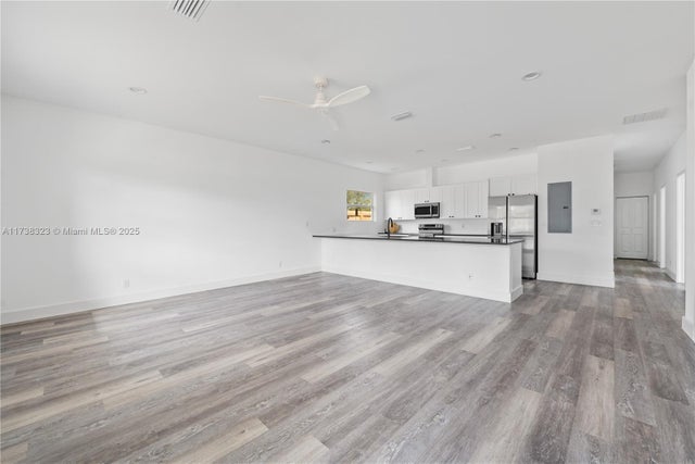 1 of 9 - 1671 Nw 15th St, Pompano Beach, FL