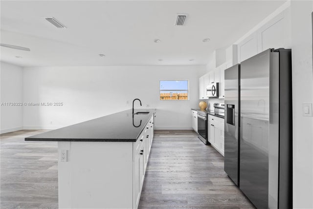 2 of 9 - 1671 Nw 15th St, Pompano Beach, FL