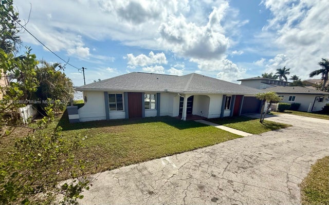 3 of 46 - 111 E North Shore Ave, Fort Myers, FL