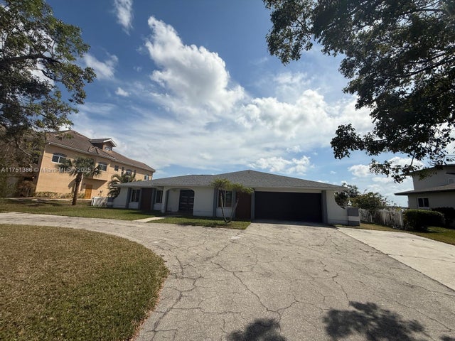 4 of 46 - 111 E North Shore Ave, Fort Myers, FL
