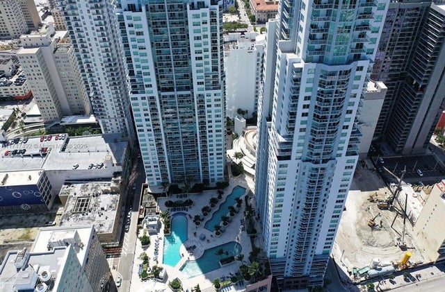 1 of 41 - 253 Ne 2nd St 3202, Miami, FL
