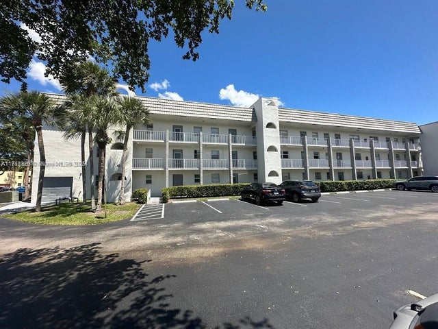 1 of 1 - 8450 Sunrise Lakes Blvd 306, Sunrise, FL