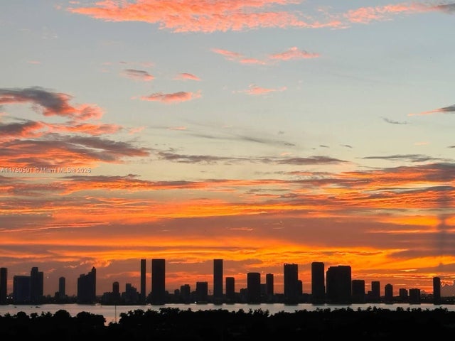 5 of 41 - 2301 Collins Ave 1534, Miami Beach, FL