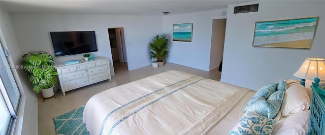 1 of 35 - 1000 West Ave 1101, Miami Beach, FL