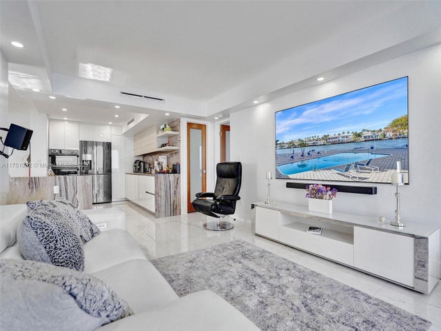 4 of 32 - 1600 S Ocean Dr 14k, Hollywood, FL