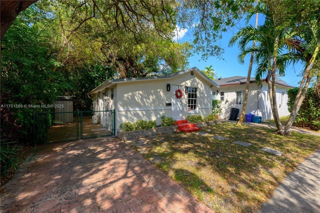 3 of 26 - 4916 Washington Dr, Coral Gables, FL