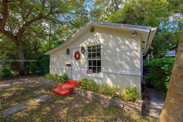 4 of 26 - 4916 Washington Dr, Coral Gables, FL