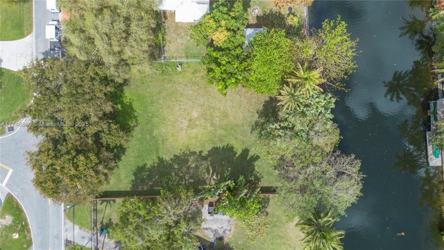 5 of 20 - 11701 W Biscayne Canal Rd, Miami, FL