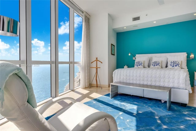 5 of 24 - 18101 Collins Ave 4909, Sunny Isles Beach, FL