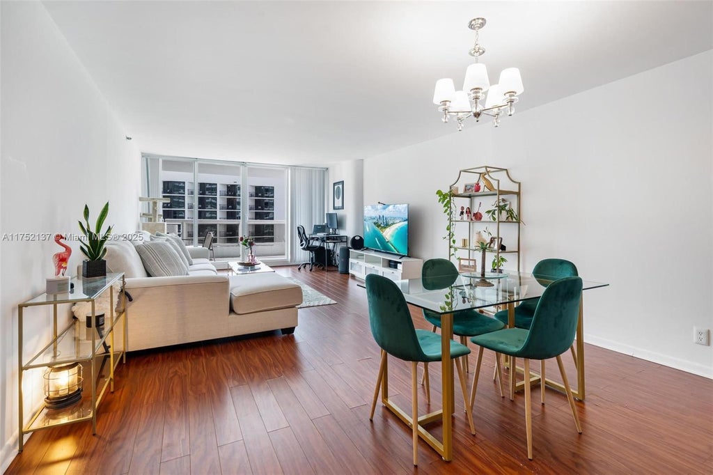 1717 N Bayshore Dr A-3242, Miami