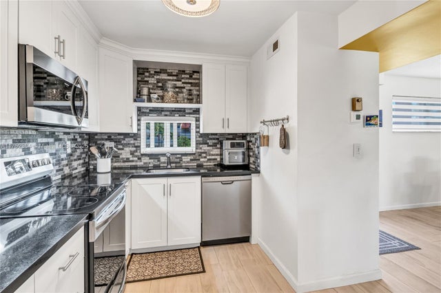 4 of 44 - 411 S Hollybrook Dr 205, Pembroke Pines, FL