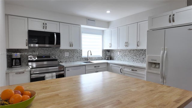 1 of 33 - 4555 Sw 68th Ct Cir 111, Miami, FL