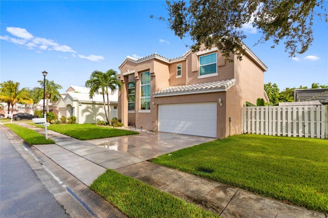 2 of 30 - 1071 Sw 101st Ter, Pembroke Pines, FL