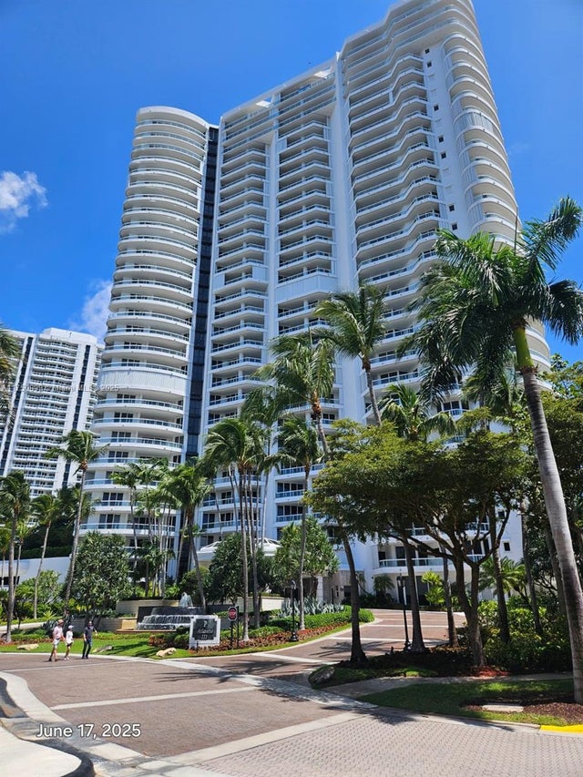 1 of 40 - 21050 Point Pl 501, Aventura, FL