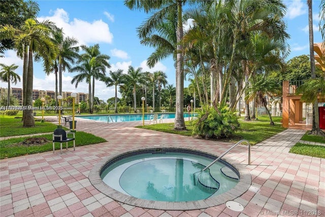 2 of 7 - 9350 Fontainebleau Blvd 209, Miami, FL
