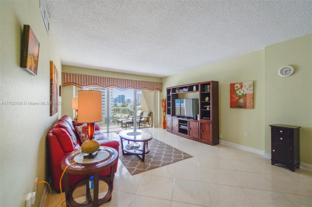 4 of 32 - 1980 S Ocean Dr 6g, Hallandale Beach, FL