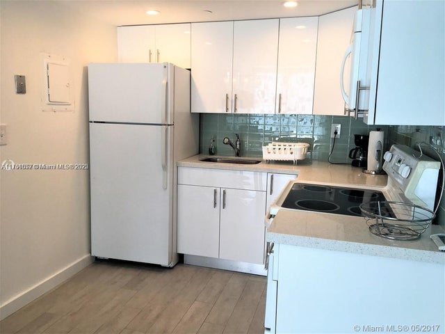 5 of 20 - 1035 West Ave 708, Miami Beach, FL