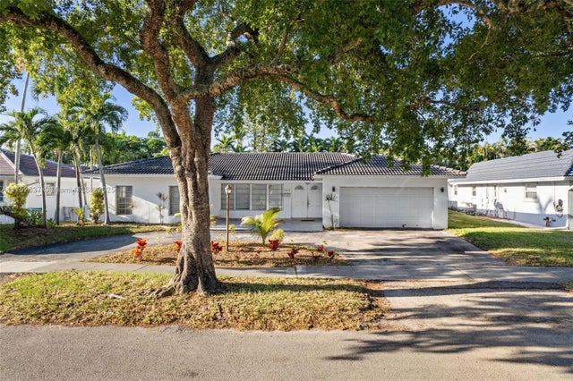1 of 51 - 3610 N 53rd Ave, Hollywood, FL