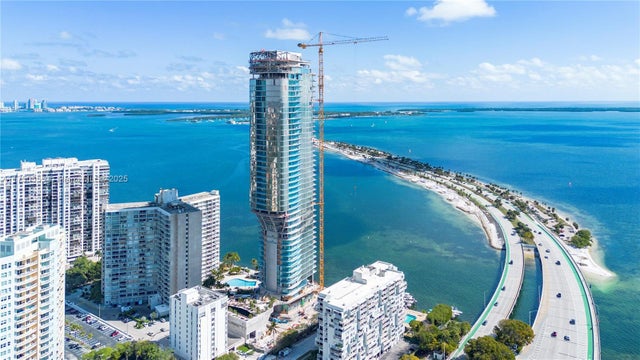 1 of 27 - 175 Se 25 Rd 3902, Miami, FL