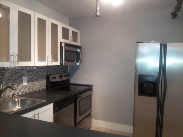 3 of 18 - 1470 Ne 123rd St A204, North Miami, FL