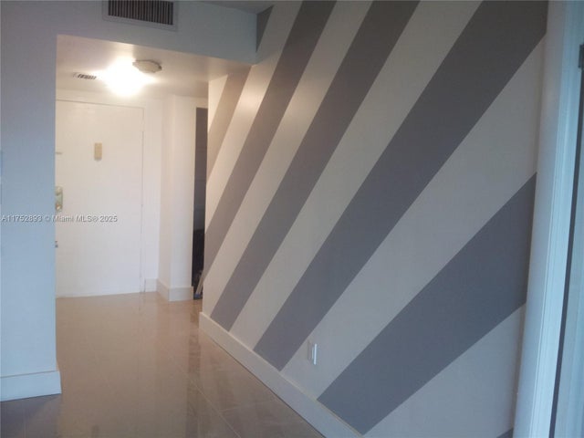 4 of 18 - 1470 Ne 123rd St A204, North Miami, FL