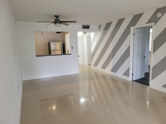5 of 18 - 1470 Ne 123rd St A204, North Miami, FL