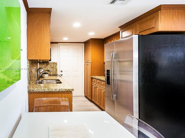 5 of 12 - 518 Euclid Ave 1, Miami Beach, FL