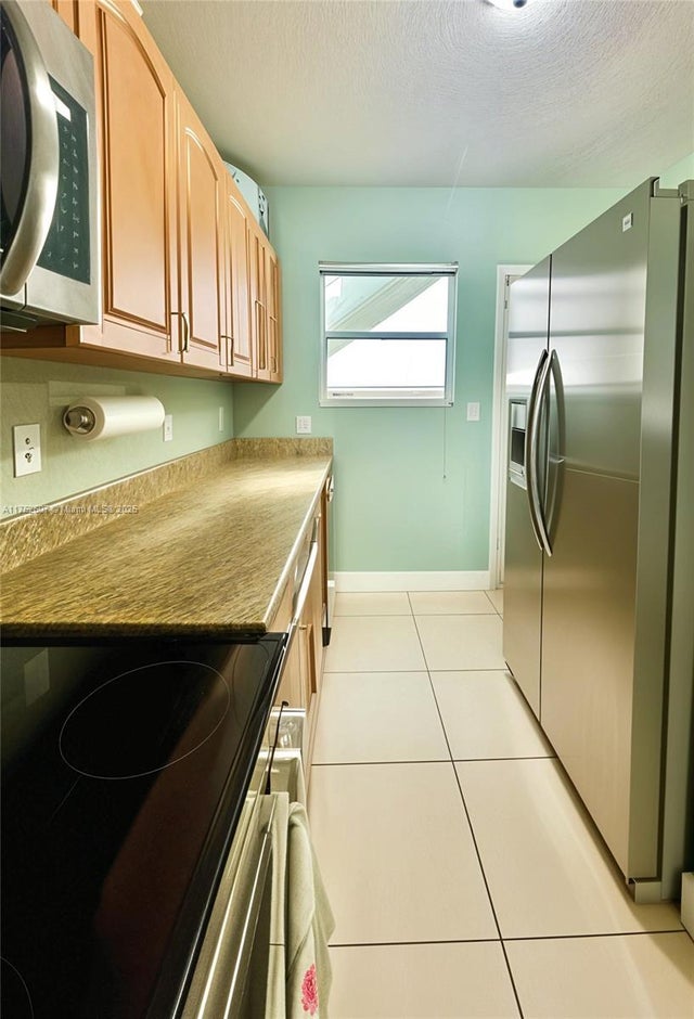 5 of 17 - 1142 99th St 3, Bay Harbor Islands, FL