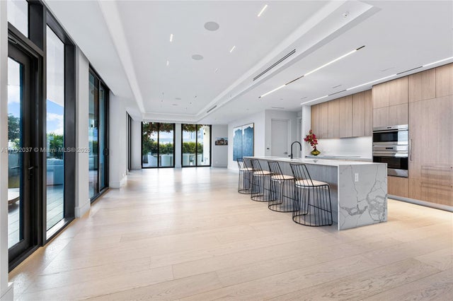 3 of 72 - 275 Giralda Ave Ph, Coral Gables, FL