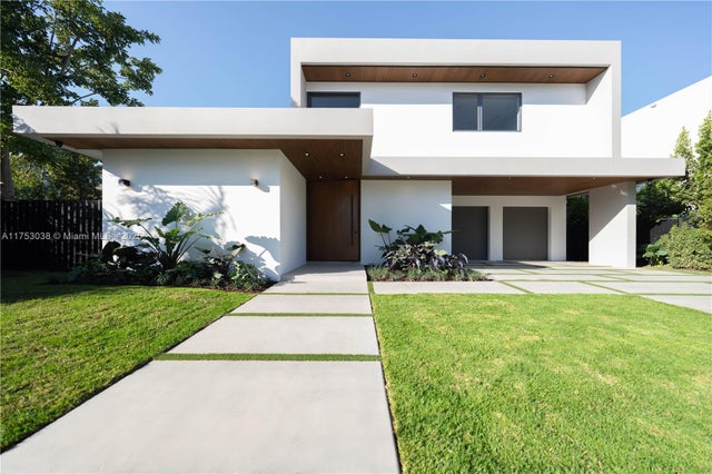 2 of 27 - 215 Shore Dr S, Miami, FL